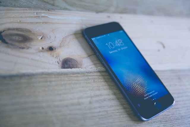 Česko má jedny z nejvyšších cen mobilních operátorů v Evropě